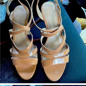 Patent leather nude sandals